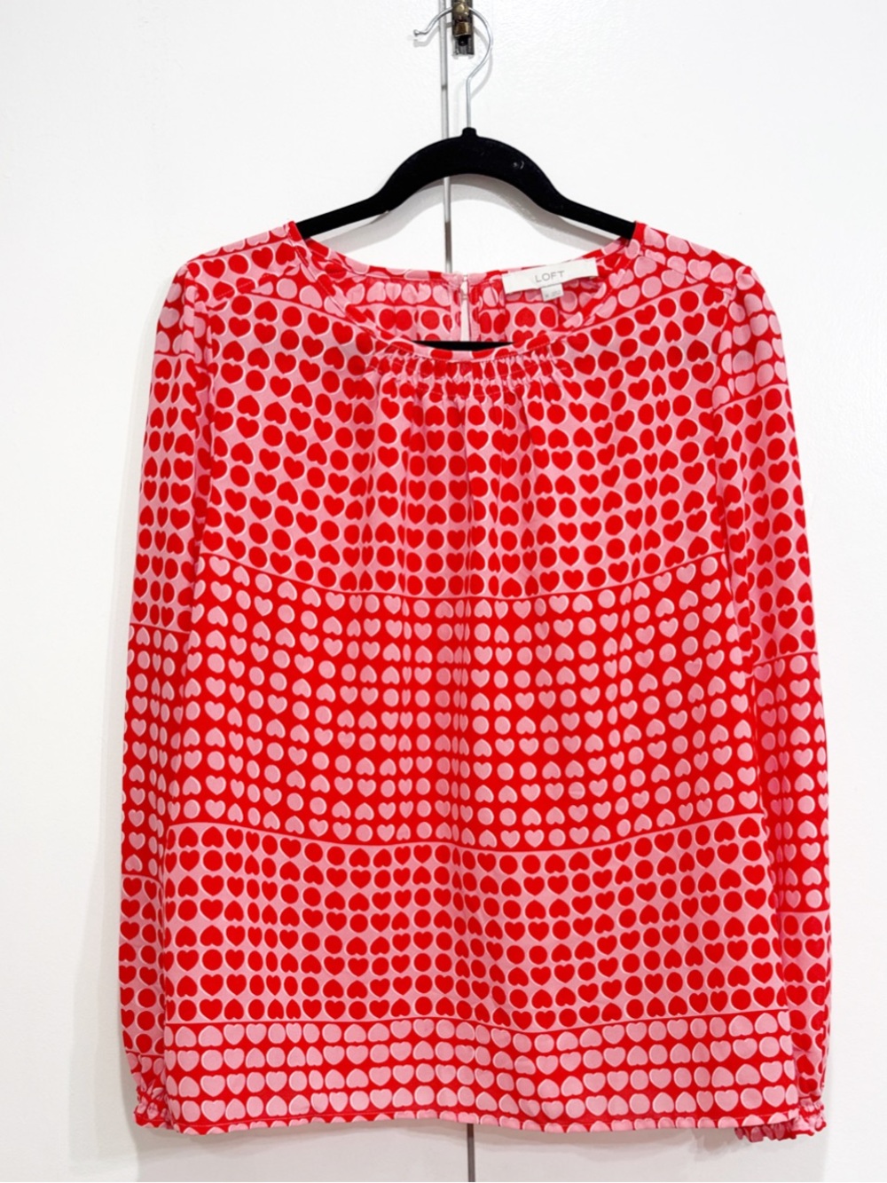 Loft Red Pink Heart Print Blouse Size Medium - Picture 4 of 6